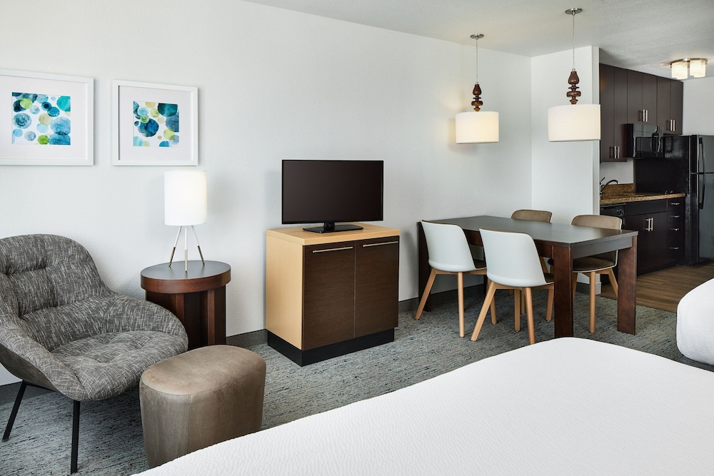 TownePlace Suites Garden City - photo 7