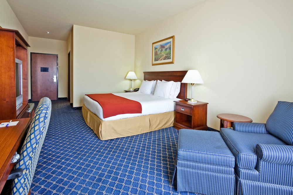 Holiday Inn Express Hotel & Suites Paragould by IHG - photo 9