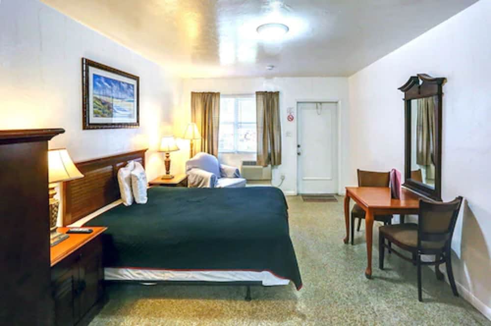 Richard's Pet Friendly Motel - photo 9