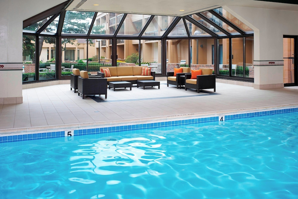 Courtyard by Marriott Chicago Highland Park Northbrook - photo 20