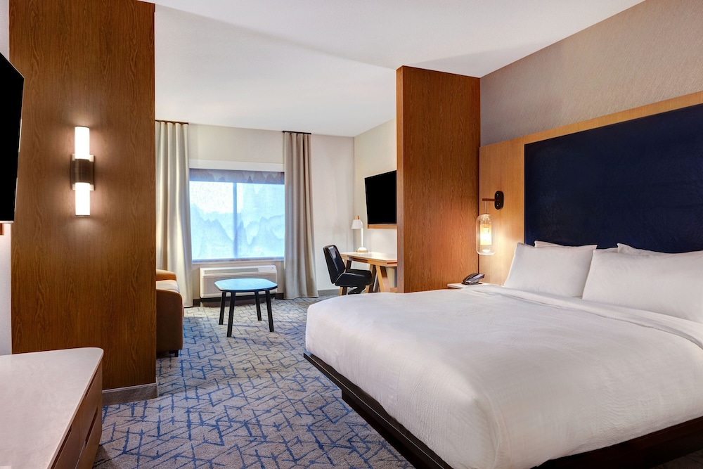 Fairfield Inn & Suites By Marriott Minneapolis Downtown - photo 13