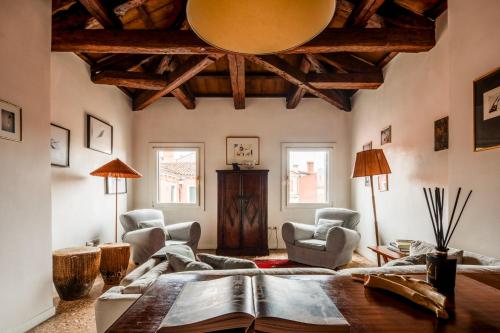 Santa Giustina Palace R&R — 4-Star Luxury Hotel in Venice, Italy