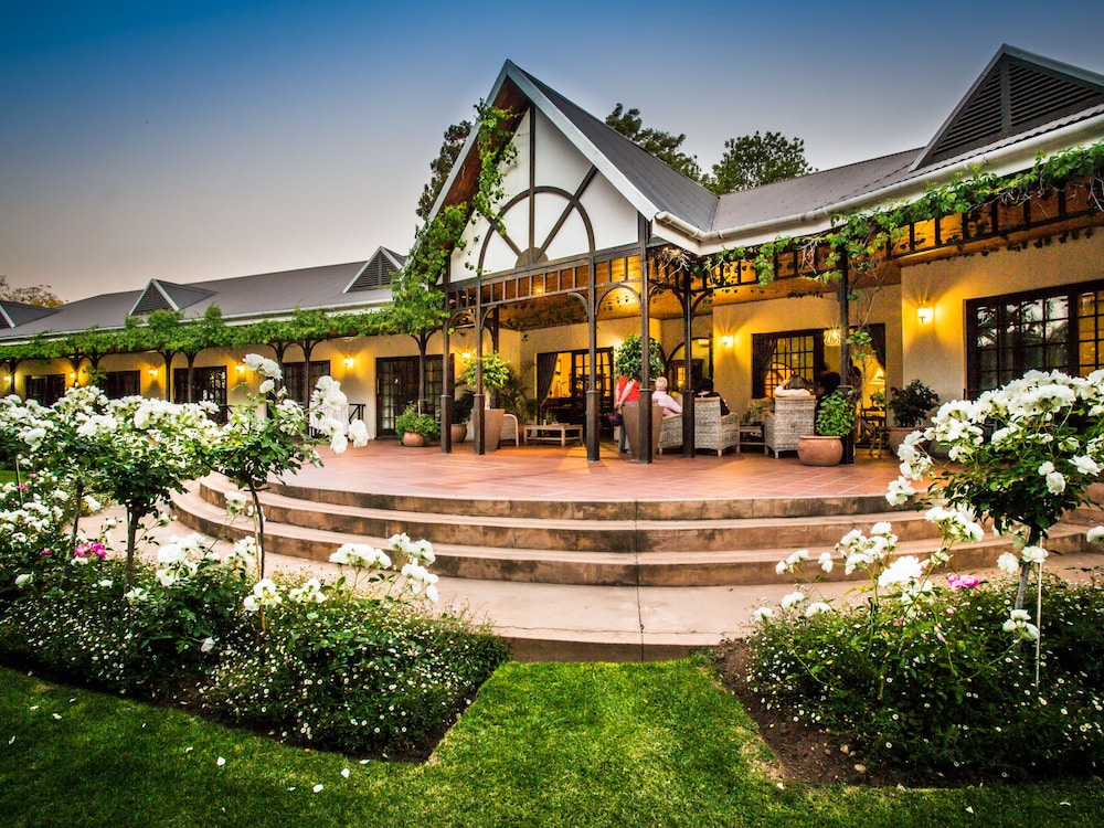 Hlangana Lodge — 4-Star Luxury Hotel in Oudtshoorn, South Africa