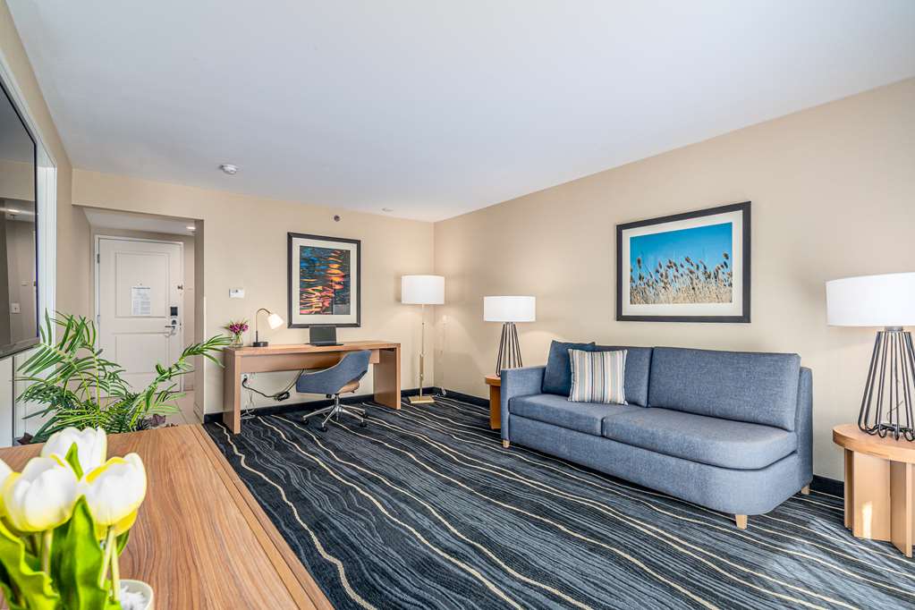 Best Western Plus Marina Gateway Hotel - photo 25