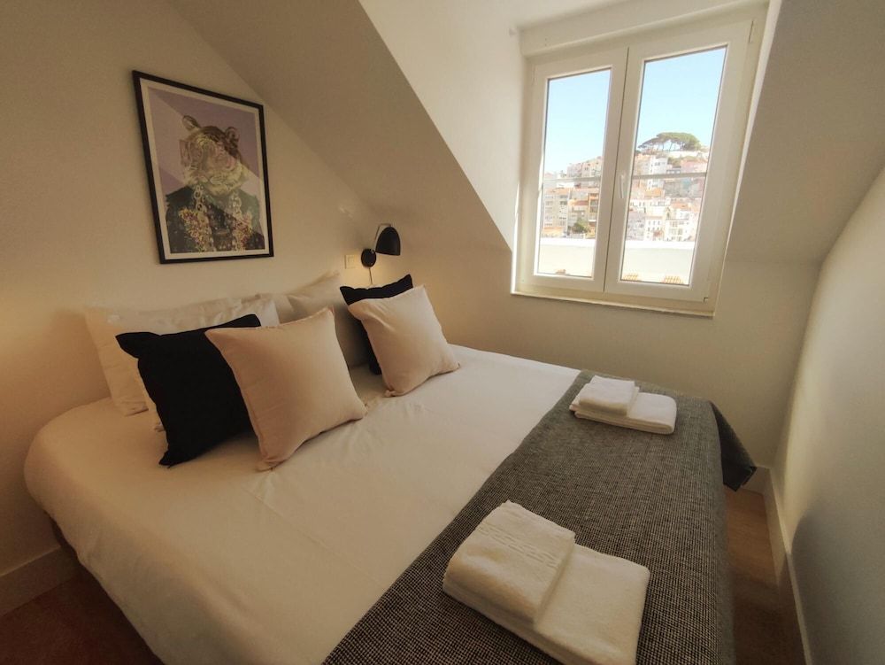 Lisbon Skyline Apartment by Misha s Place 5E