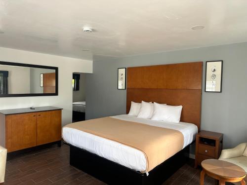 Oceanside Inn & Suites - photo 4