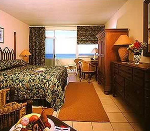 Grape Bay Beach Hotel