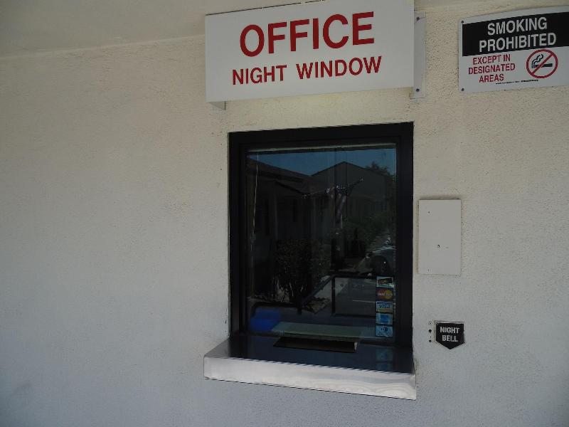 Hi Way Host Motel - photo 12