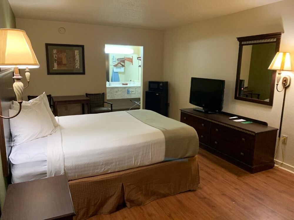 Motel 6 Abbeville AL - photo 13