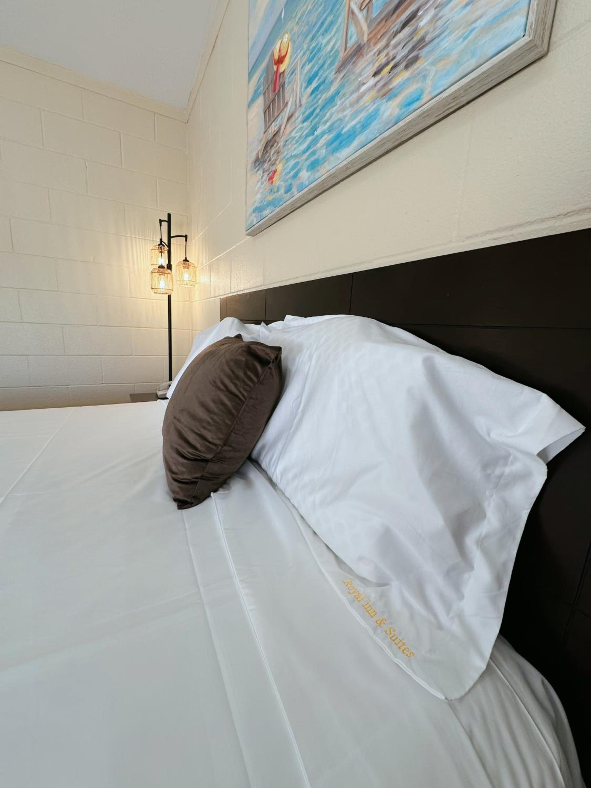 Royal Inn and Suites - photo 36