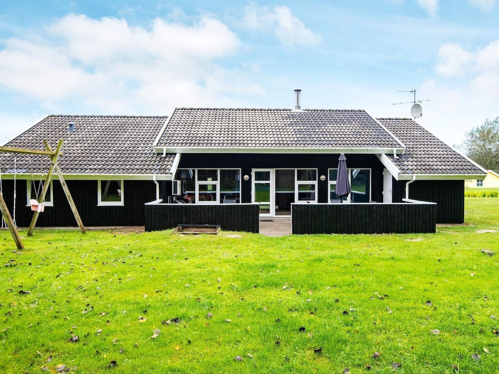 10 person holiday home in Nordborg By Traum — 4-Star Luxury Hotel in Nordborg, Denmark