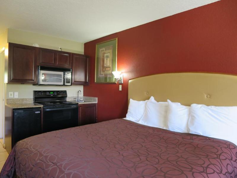 Red Roof Inn Panama City Beach - photo 25