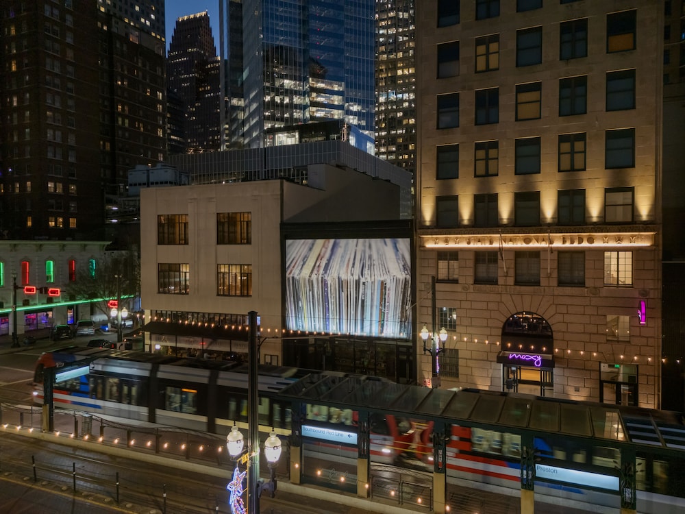Moxy Houston Downtown - photo 62