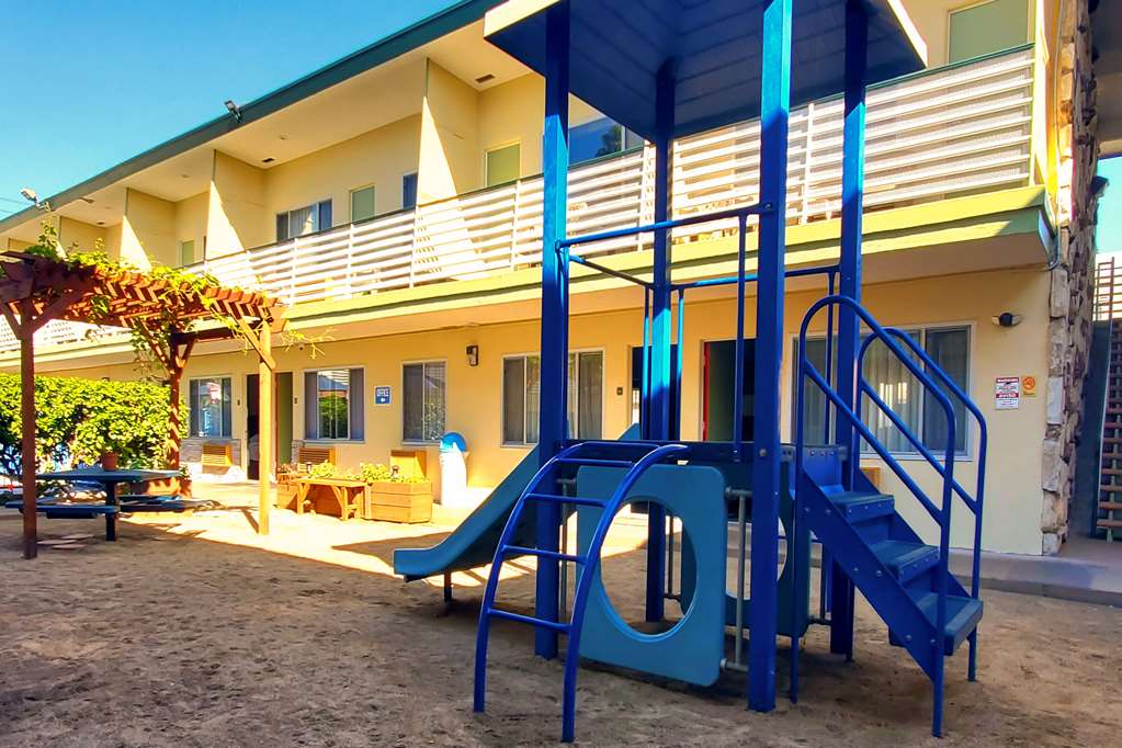 Quality Inn & Suites Anaheim At The Park - photo 40
