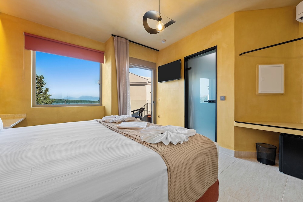 Mandragoras Eco Friendly — Periyiali — photo 2