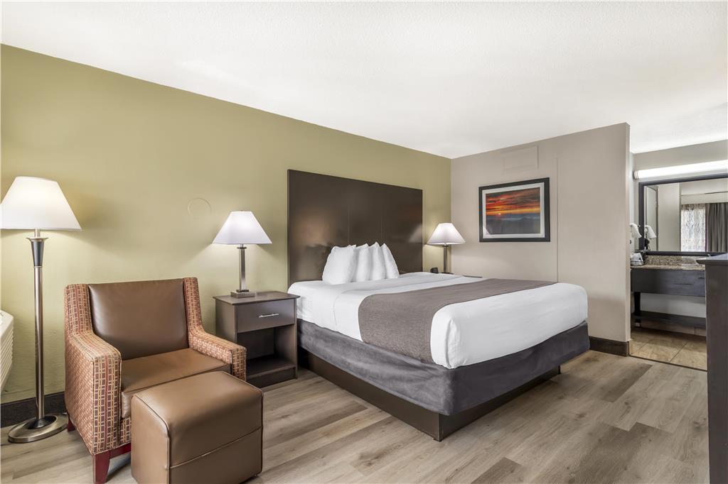 Best Western Asheville Blue Ridge Parkway - photo 18