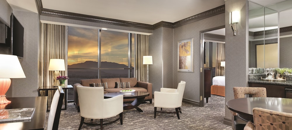 Luxor Hotel and Casino - photo 4