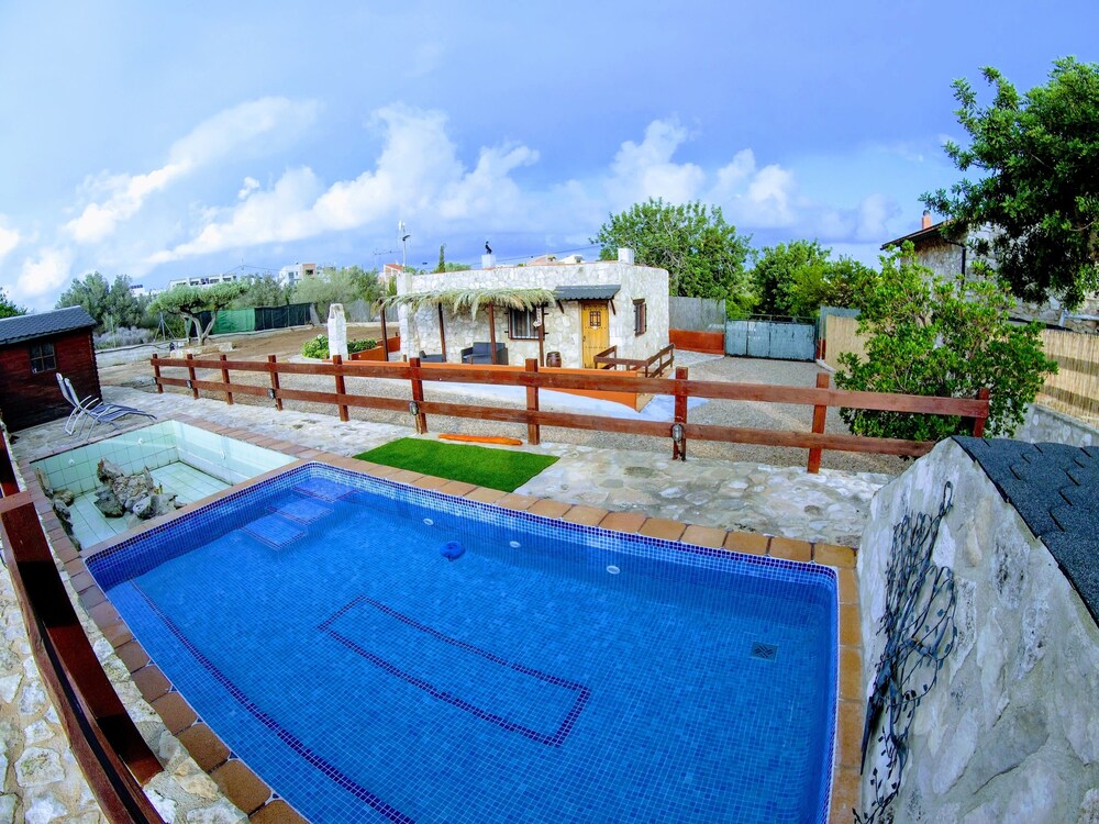 Hauzify I Mas Blau in L'ametlla De Mar, Spain