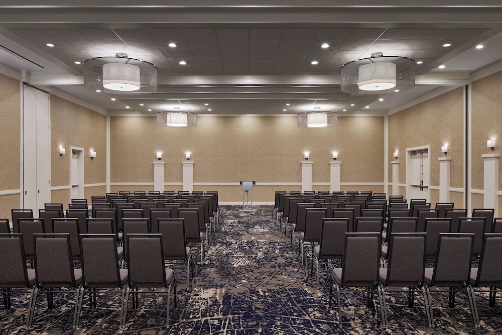 Sheraton Richmond Airport Hotel - photo 34