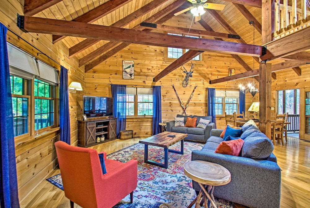 Massanutten Resort Log Cabin w Mountain Views — hotel in Massanutten