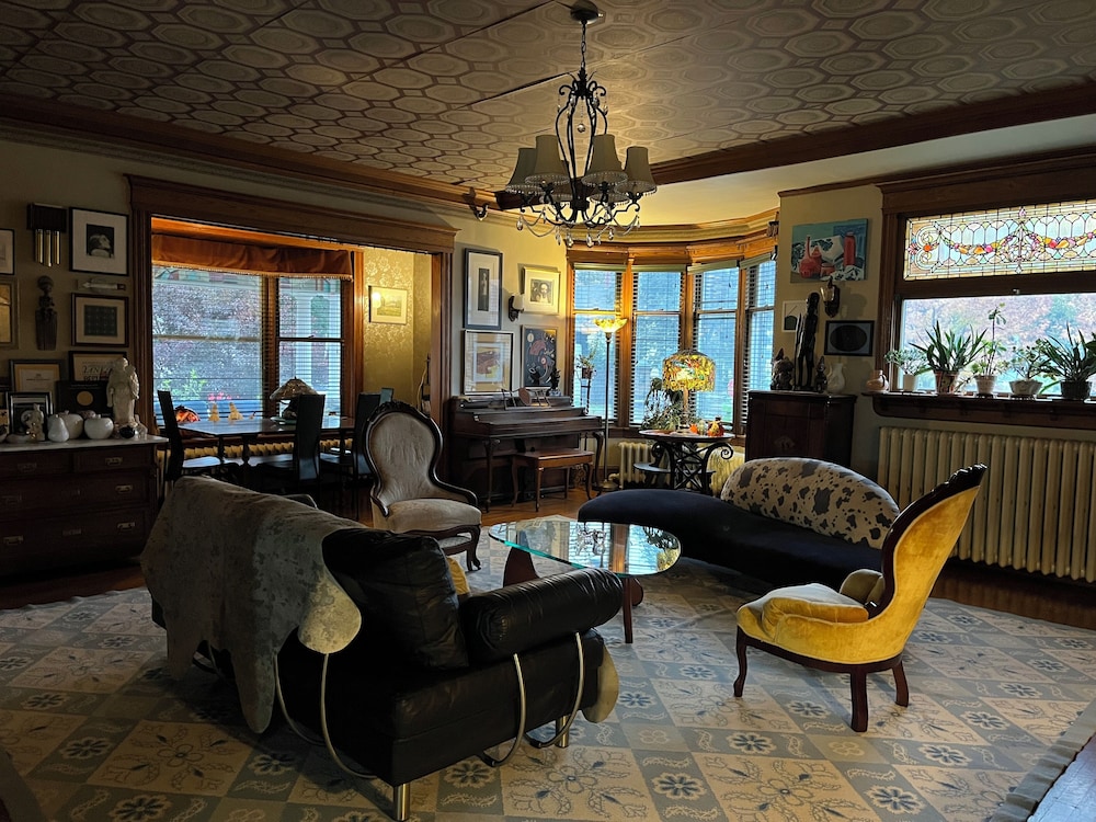 The Munroe Inn - photo 7