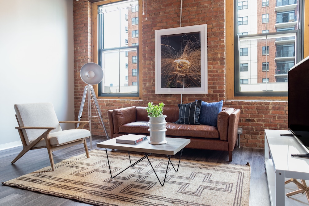 Bright South Loop Suites by Sonder - featured photo