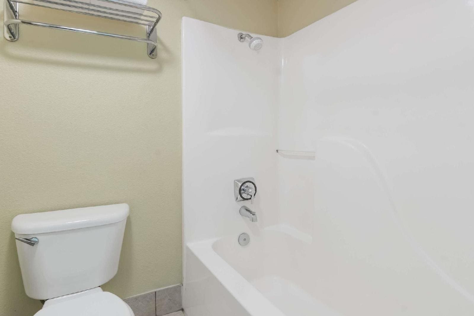 Skylite Inn - photo 16