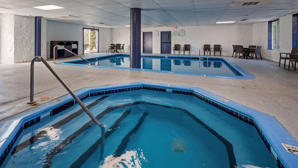 Charlevoix Inn & Suites SureStay Collection by Best Western - photo 32