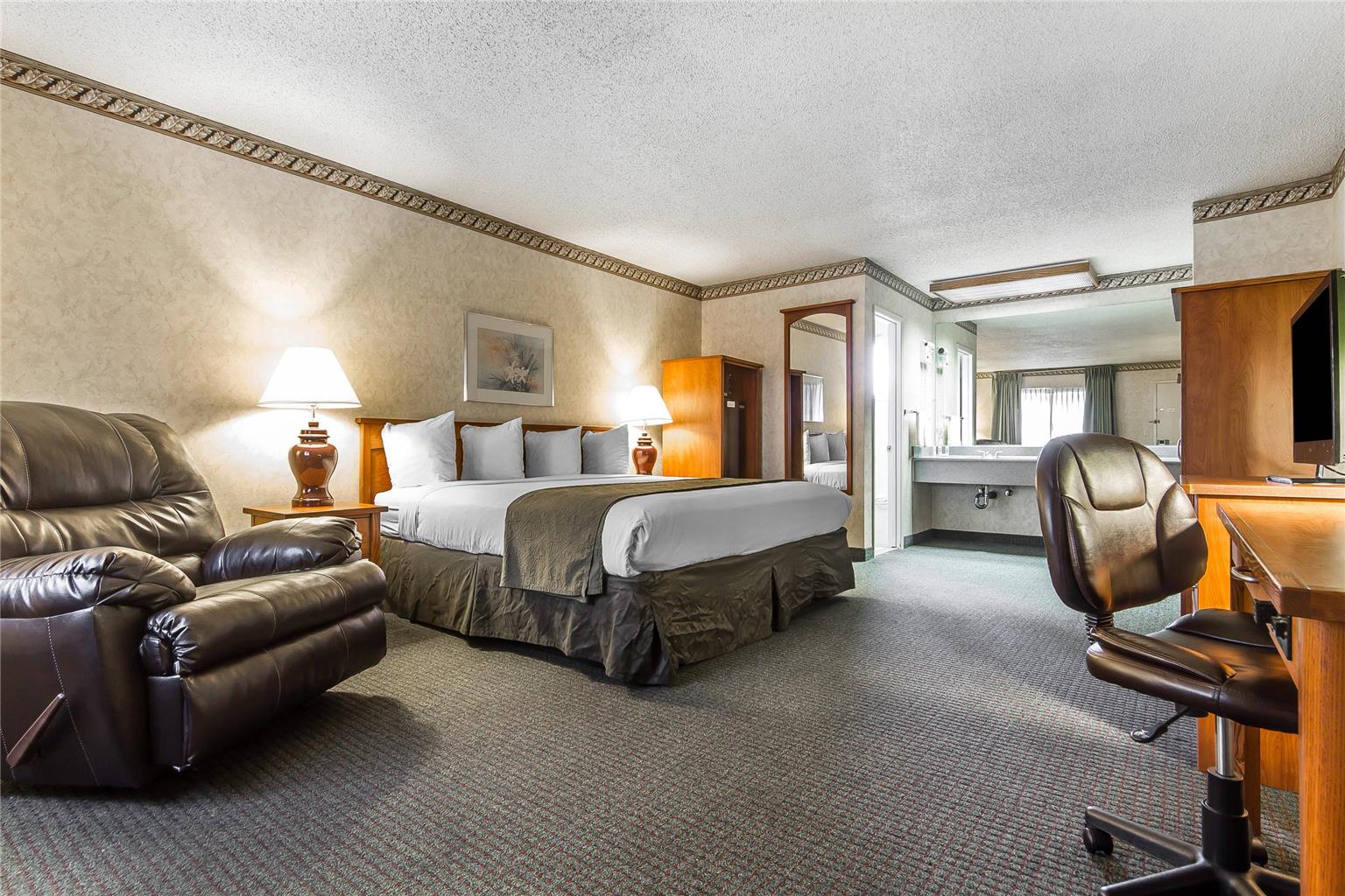 Quality Inn & Suites Silicon Valley - photo 14
