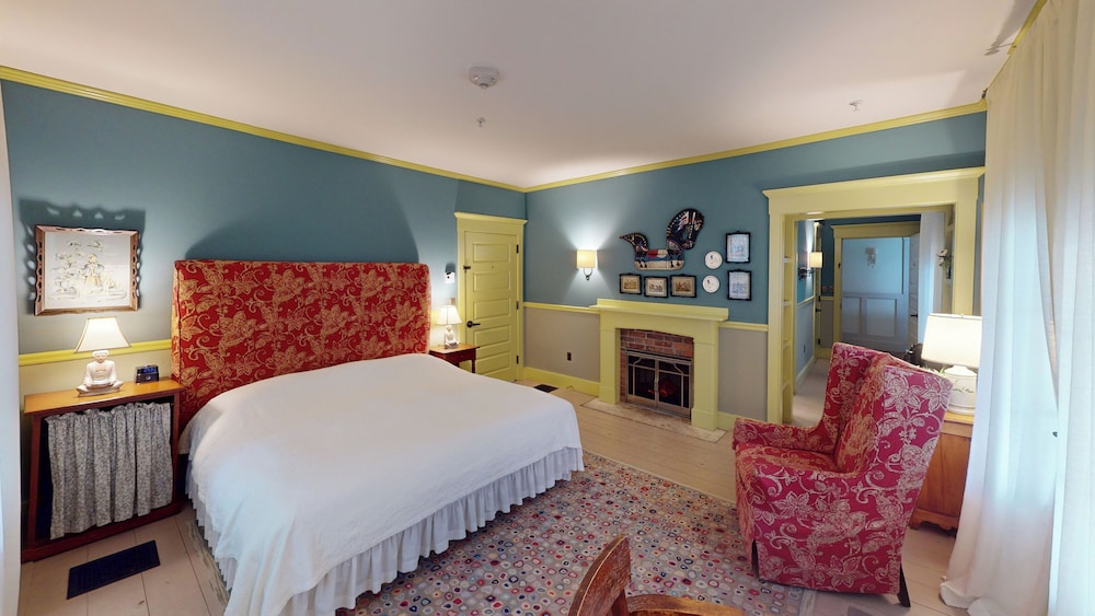 The Red Lion Inn - photo 35