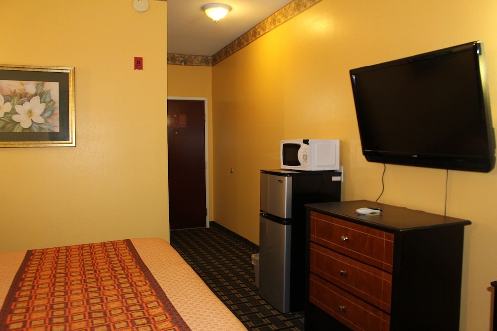 Magnolia Inn And Suites - photo 6