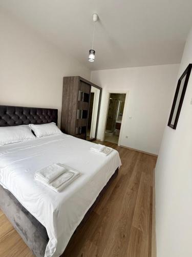 Green Diamond 3 Bedroom