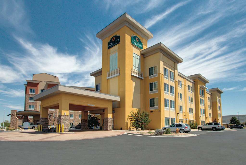 La Quinta Inn & Suites by Wyndham Denver Gateway Park - photo 4