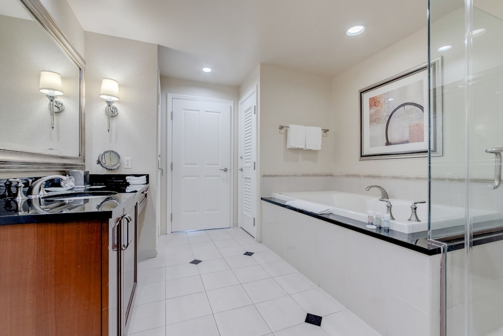 StripViewSuites at Signature - photo 190