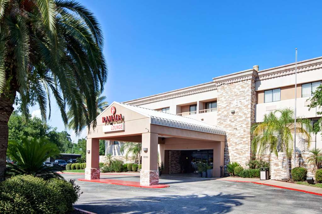 Ramada by Wyndham Houston Intercontinental Airport South — hotel near George Bush Intercontinental Airport