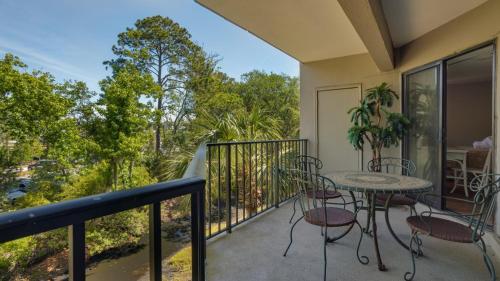 Private Balcony Beach Getaway Coligny - featured photo