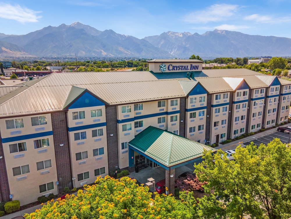 Crystal Inn Hotel & Suites Midvalley - carbon neutral hotel in Murray