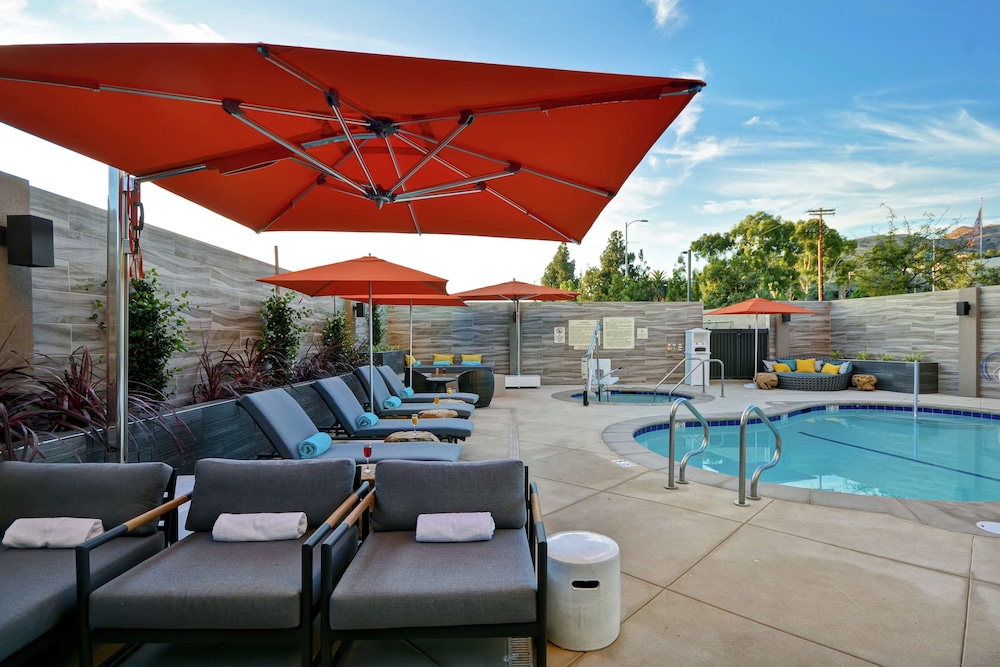 Hampton Inn & Suites Los Angeles Burbank Airport - photo 35