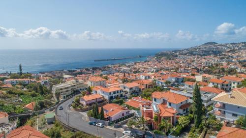 Flowers island house 5 — 4-Star Luxury Hotel in Funchal, Portugal