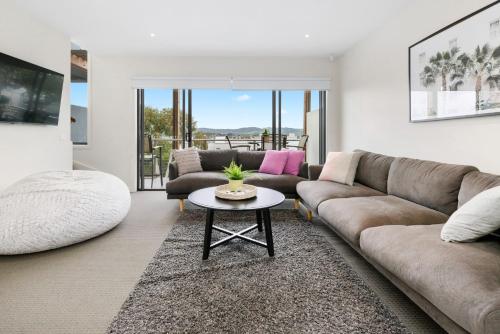 Boardwalk Villa — 4-Star Luxury Hotel in Safety Beach, Australia