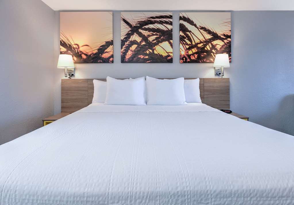 Days Inn by Wyndham Greenville MS - photo 37