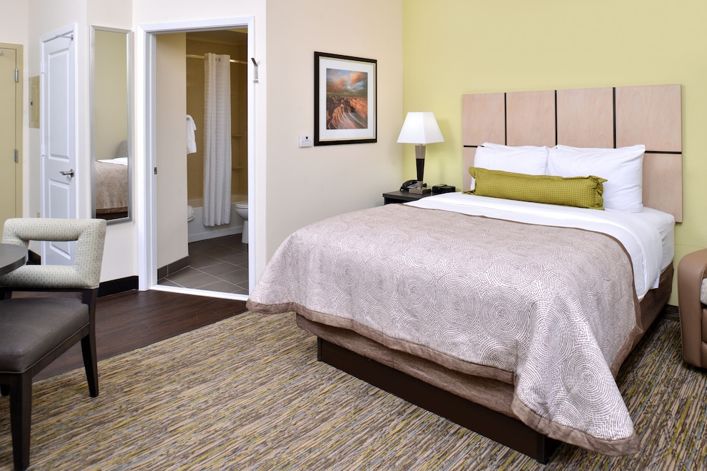Candlewood Suites Kenedy by IHG - photo 10