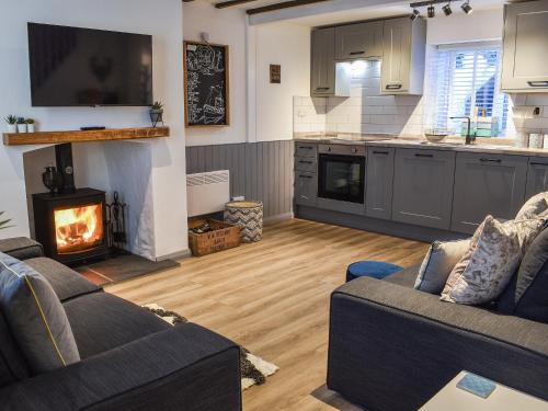 Low Quay Cottage — 5-Star Luxury Hotel in Conwy, United Kingdom