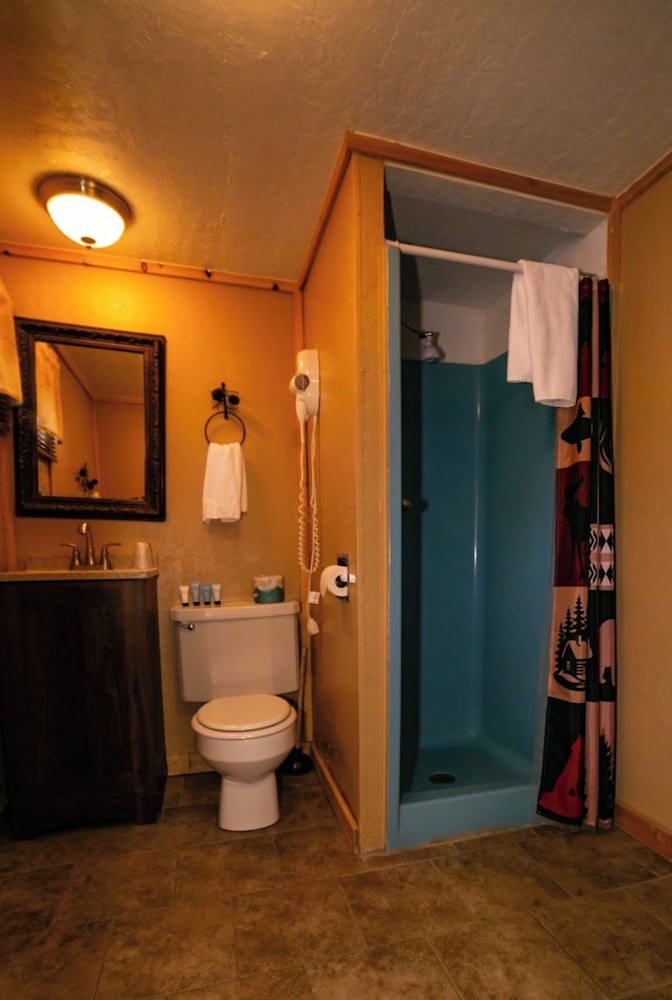 Chinook Winds Motel - photo 118