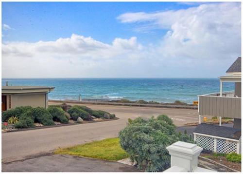 Pinestone on Moonstone Beach Spring Special in Cambria, United States