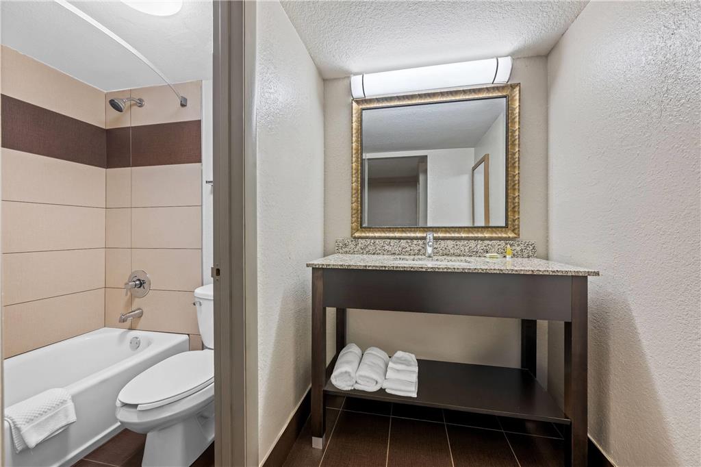 Days Inn by Wyndham Birmingham West - photo 14