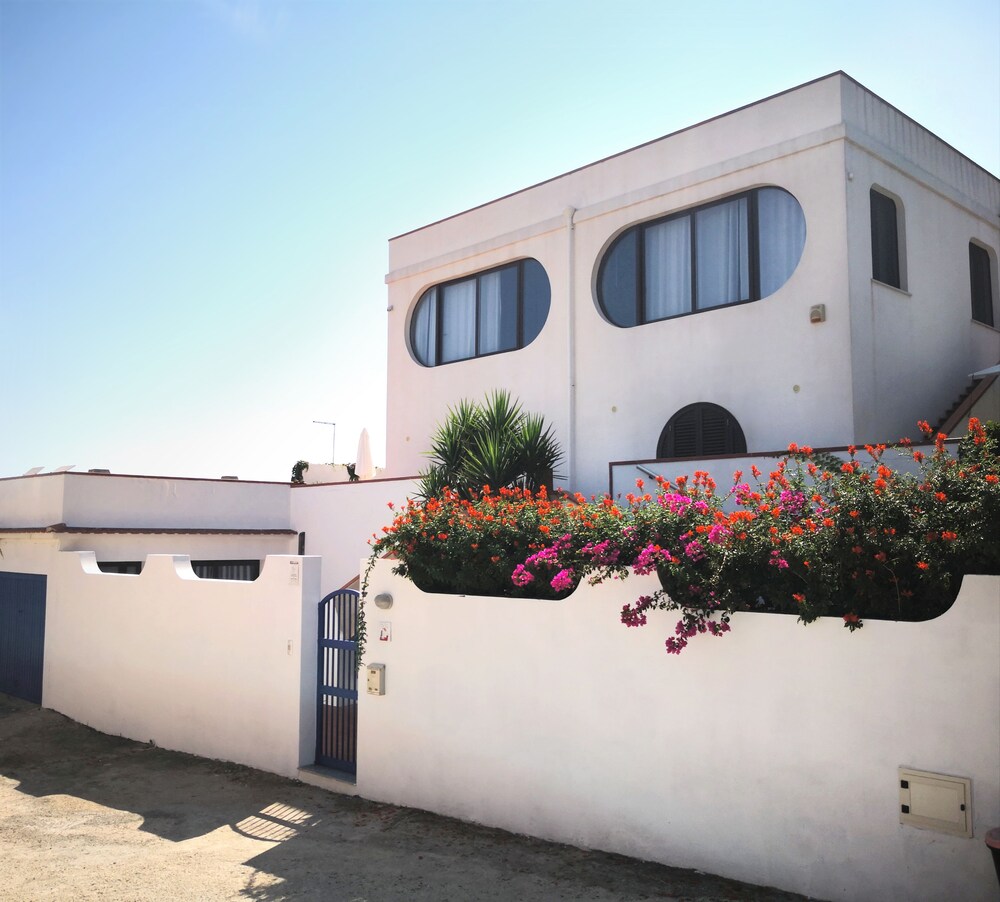B&B Villa Ziella — 4-Star Luxury Hotel in Pachino, Italy