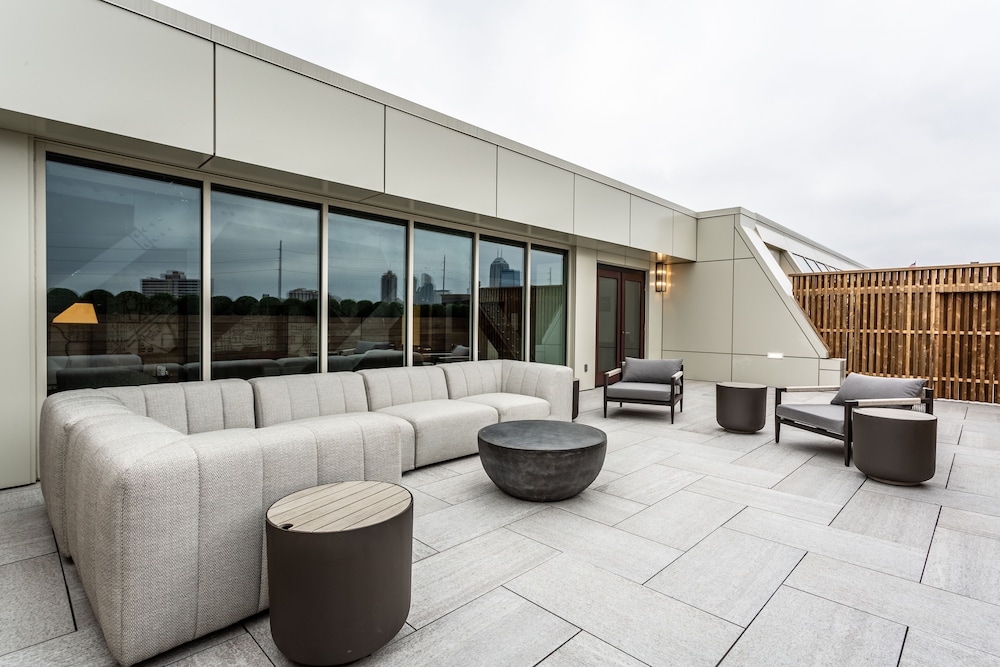 Bottleworks Hotel - photo 38