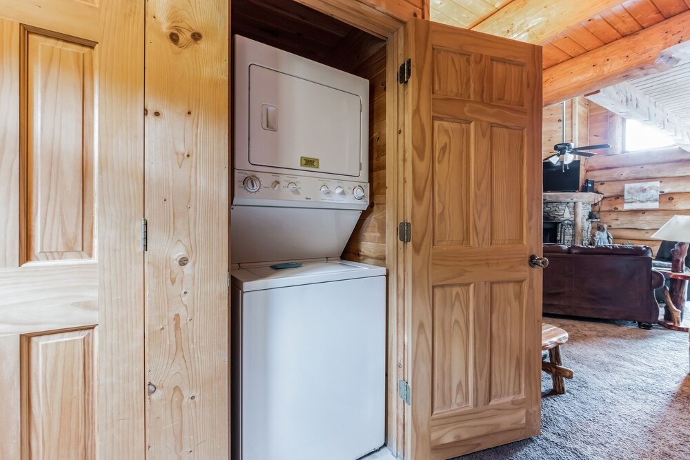 Star Views Secluded W mountain Views 2 Bedroom Cabin by Heavenly Views Resort - photo 24