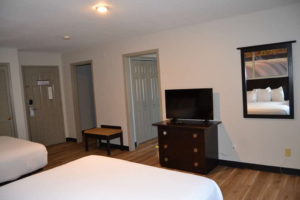 Days Inn and Suites by Wyndham Sikeston - photo 26